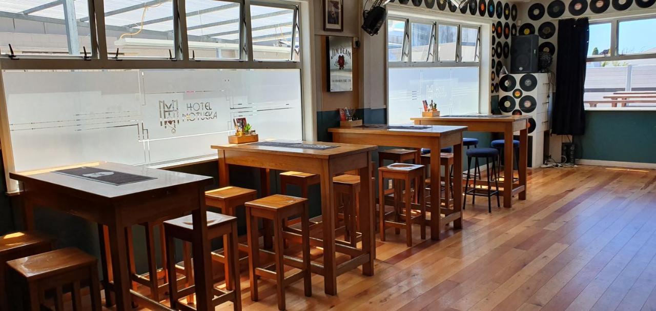 Hotel Motueka Backpackers, Loud Live Music Friday Saturday Nights ภายนอก รูปภาพ