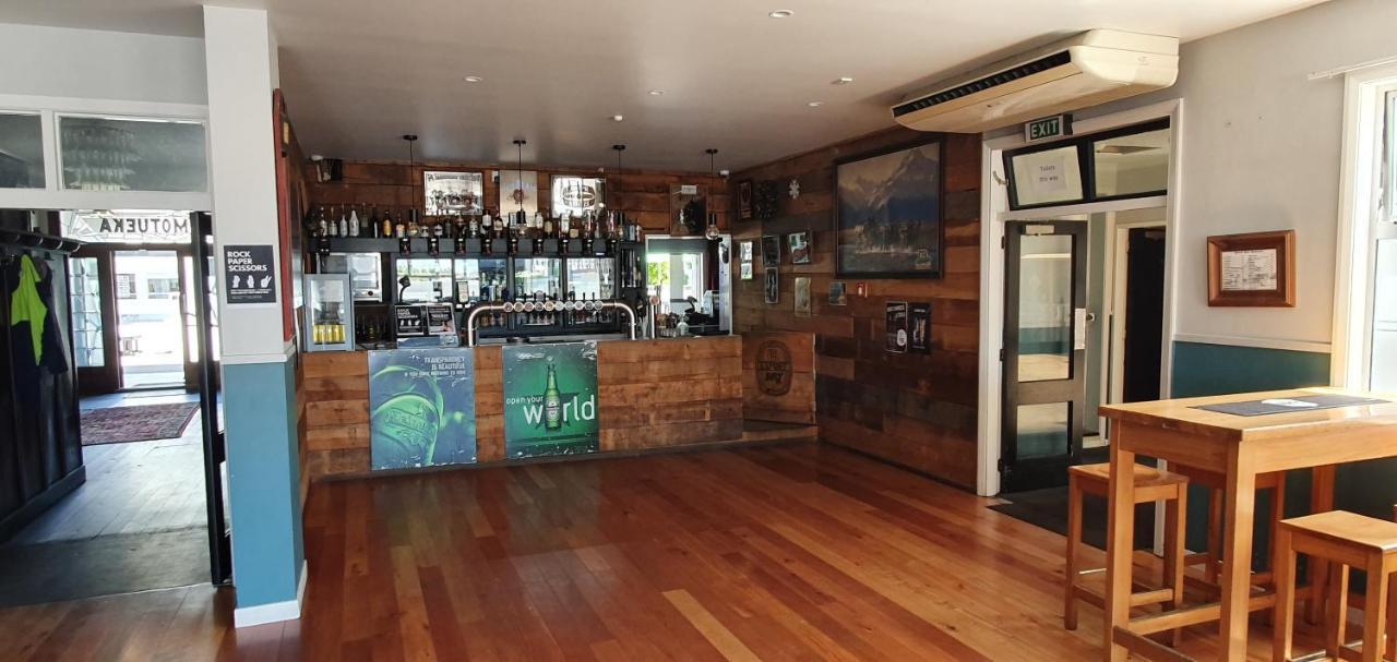 Hotel Motueka Backpackers, Loud Live Music Friday Saturday Nights ภายนอก รูปภาพ