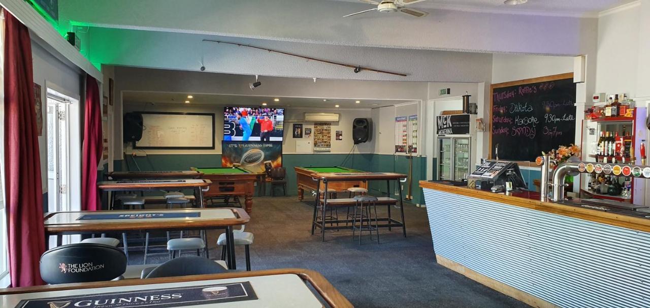 Hotel Motueka Backpackers, Loud Live Music Friday Saturday Nights ภายนอก รูปภาพ